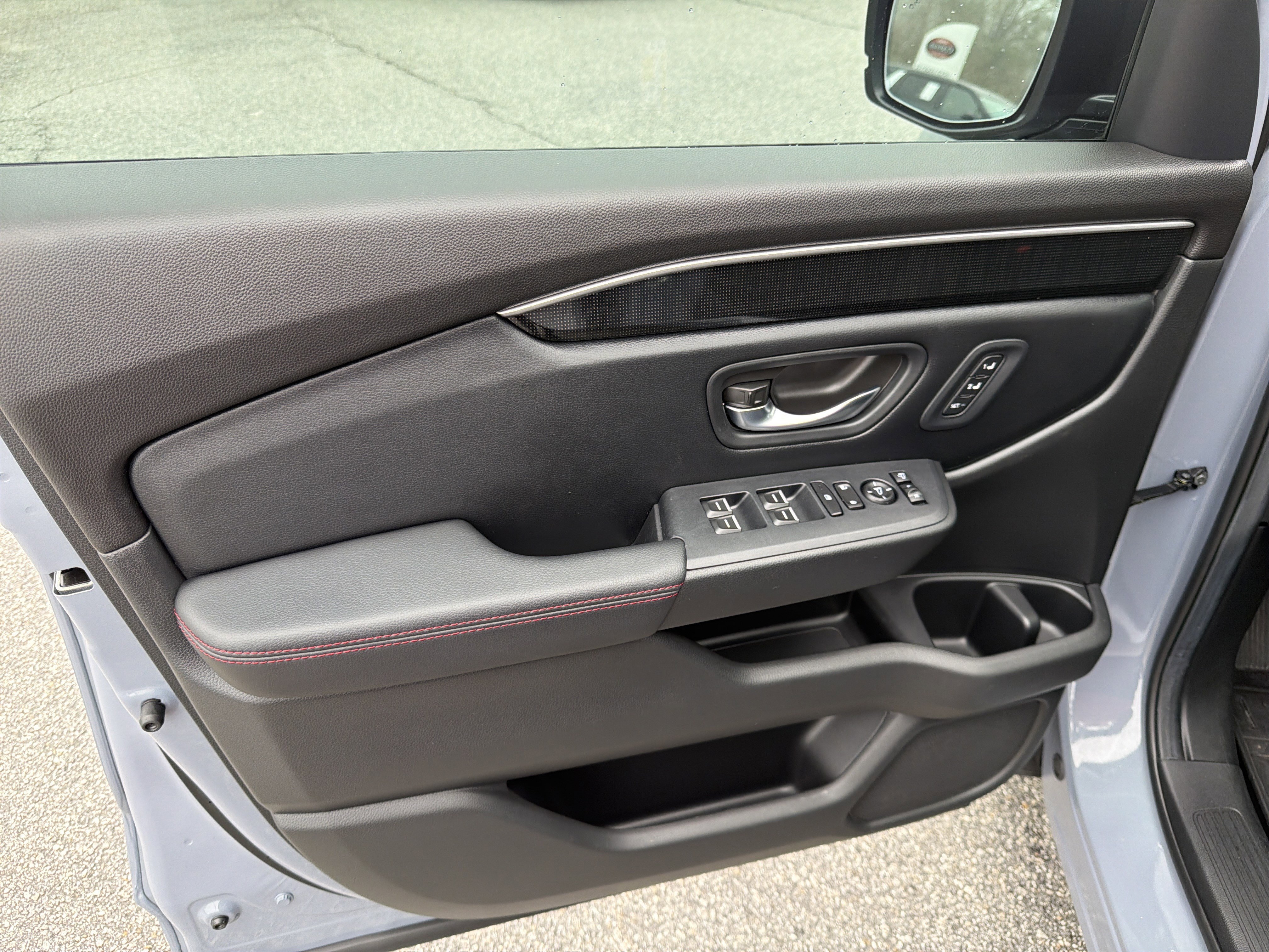 Used 2025 Honda Pilot Black Edition image 20