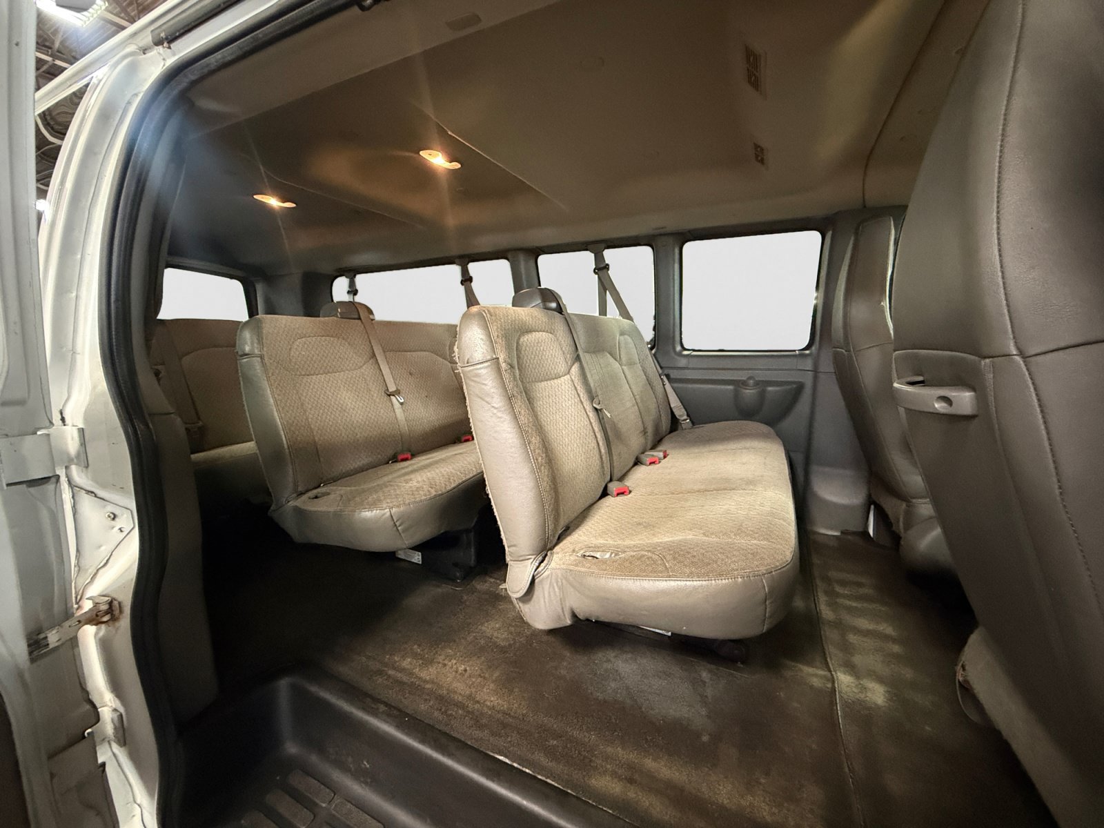 Used 2017 Chevrolet Express 3500 LT w/ LT Preferred Equipment Group RWD image 11