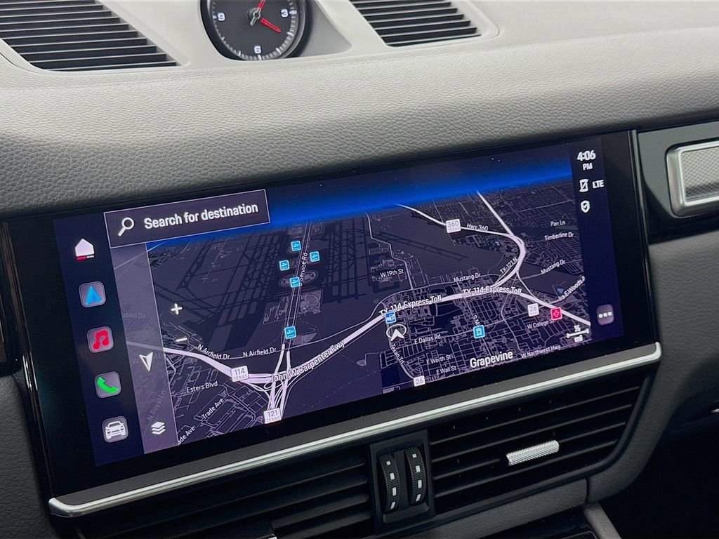 Certified 2023 Porsche Cayenne Platinum Edition image 19