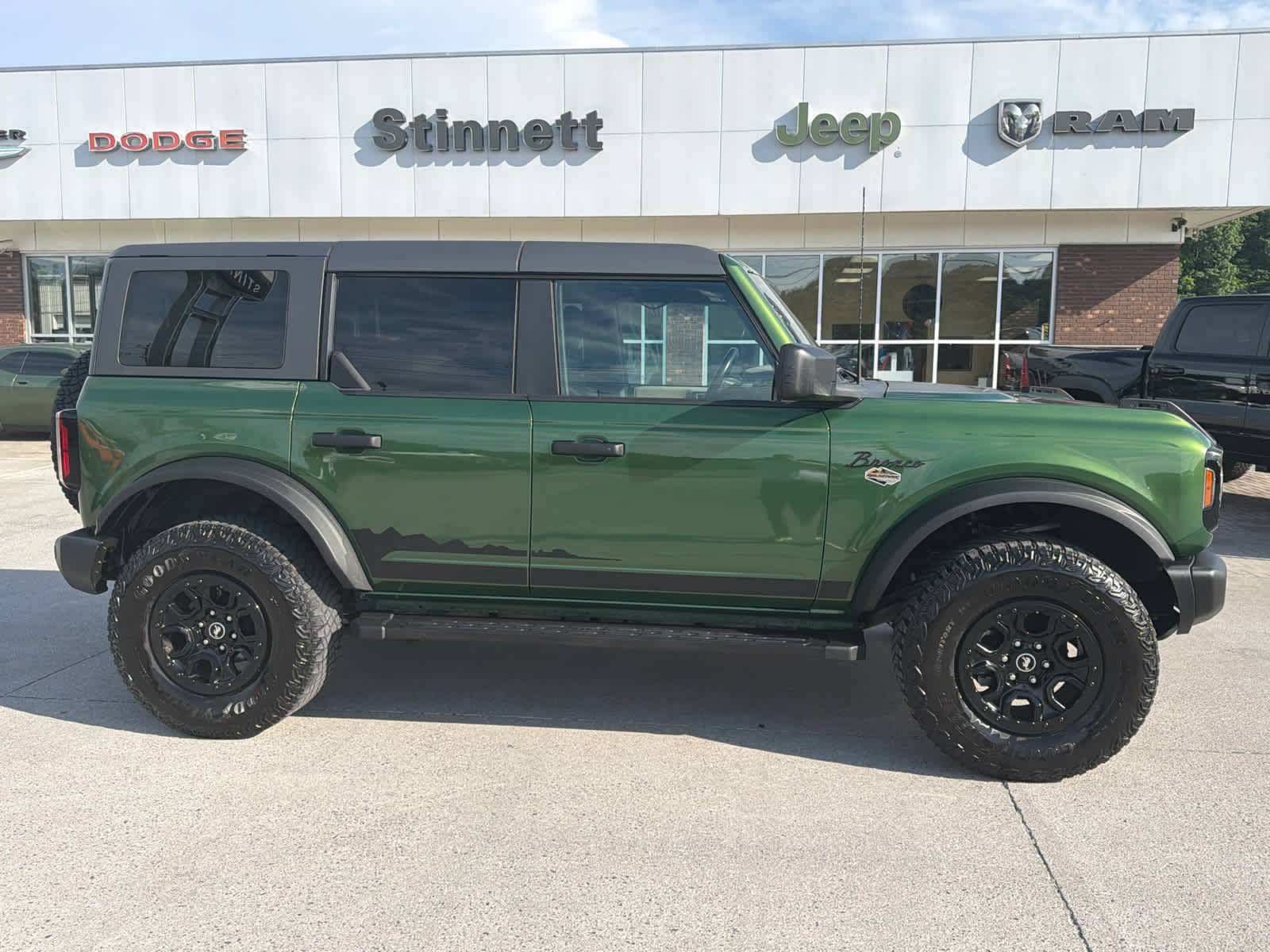 Used 2023 Ford Bronco Wildtrak AWD/4WD image 2