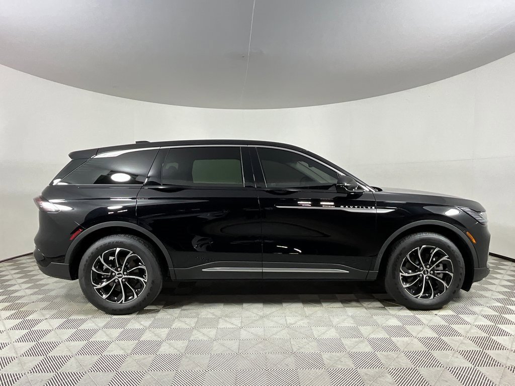 Used 2025 Lincoln Nautilus Premier image 5