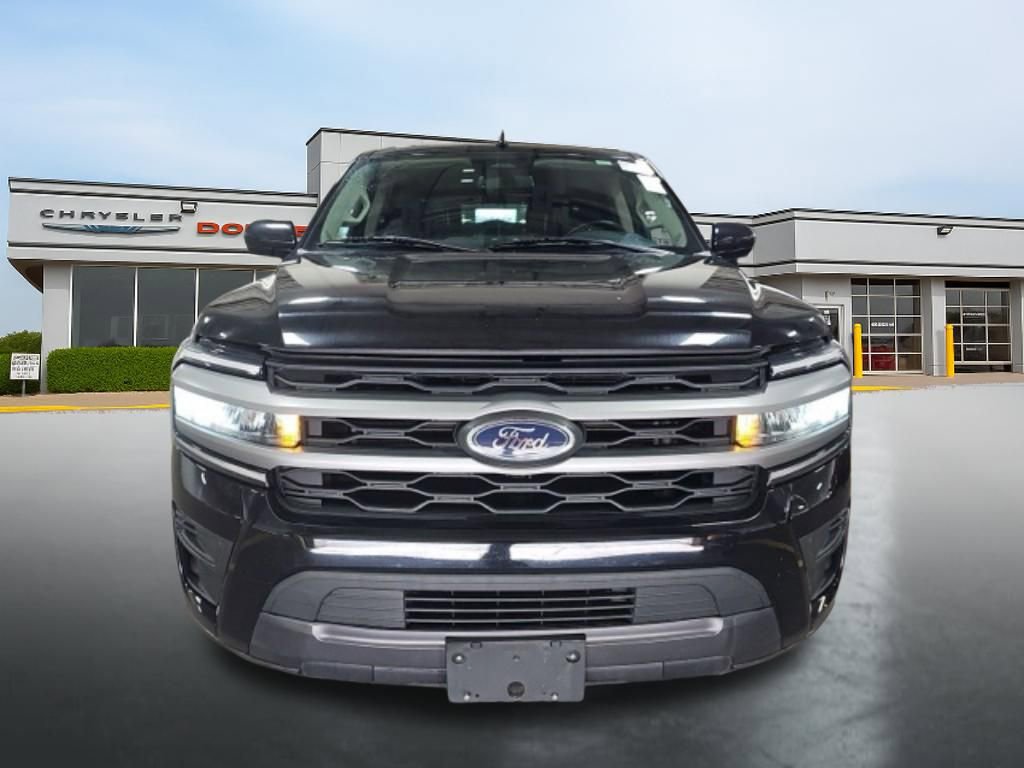 Used 2024 Ford Expedition Max XLT image 2