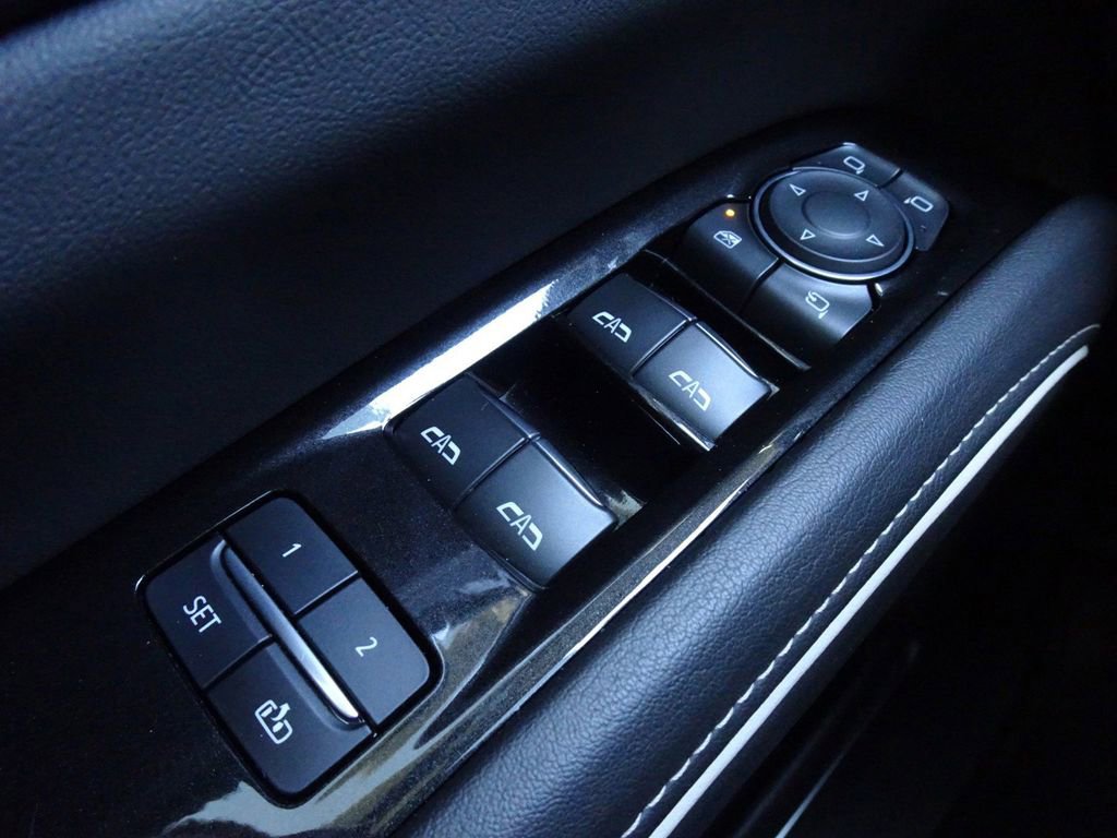 Certified 2024 Cadillac Escalade ESV Premium Luxury image 27