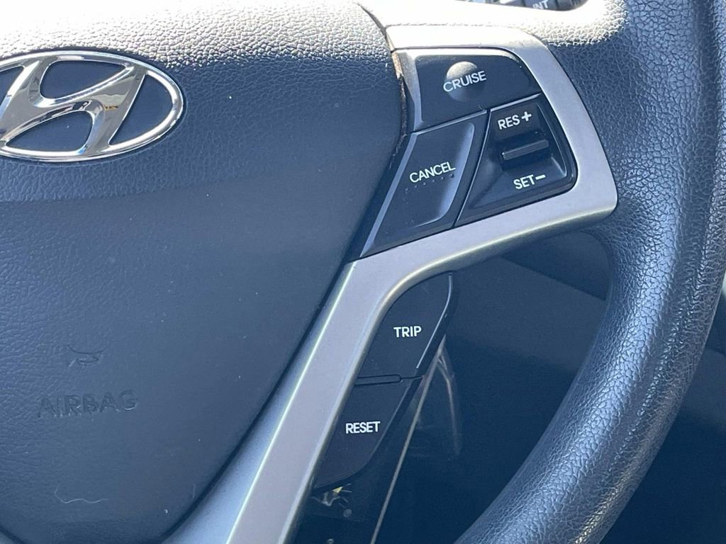 Used 2014 Hyundai Veloster image 26