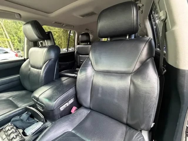 Used 2013 Lexus LX 570 4WD w/ Luxury Pkg image 14