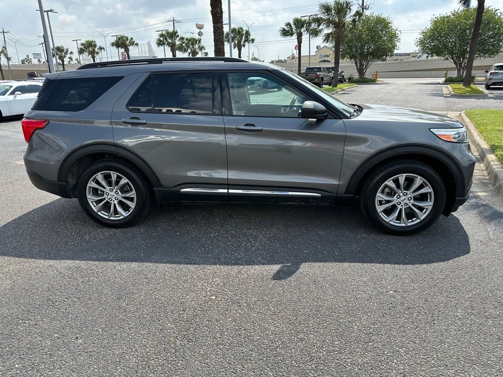 Certified 2022 Ford Explorer XLT w/ Equipment Group 202A RWD image 7