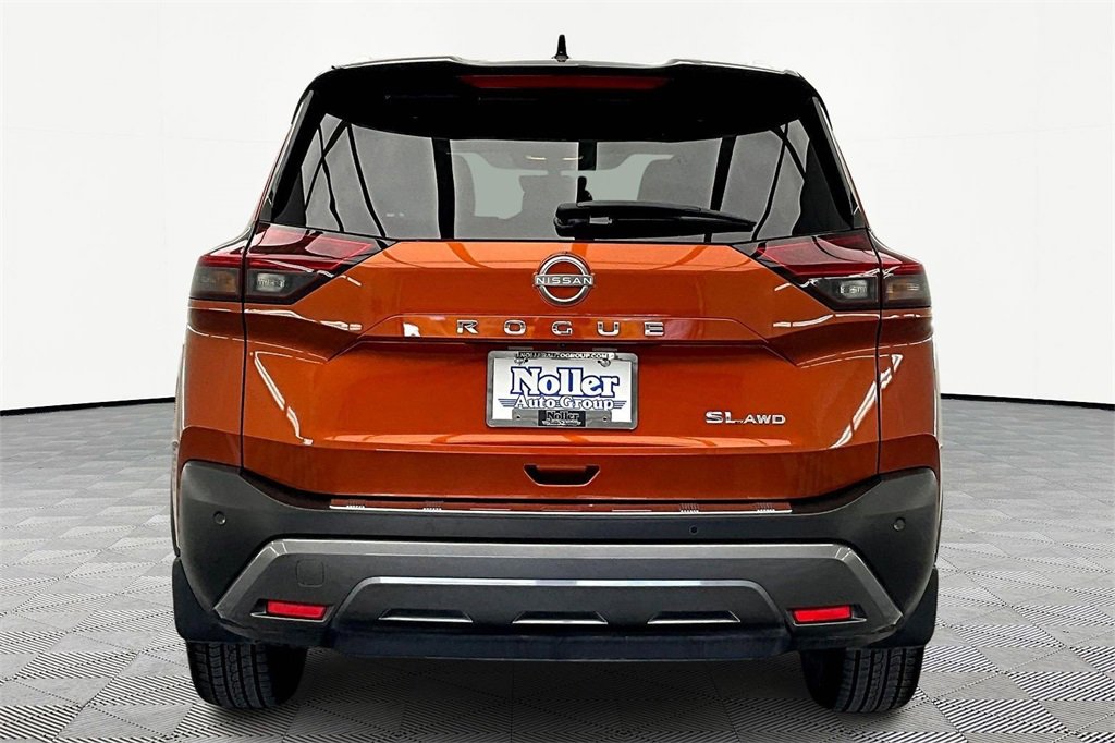 Used 2022 Nissan Rogue SL w/ SL Premium Package image 4