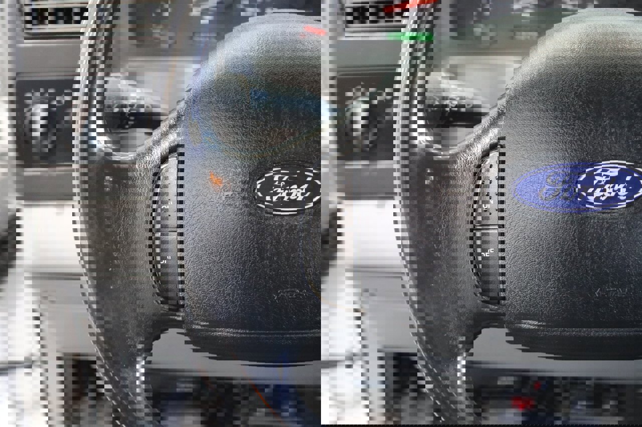 Used 2002 Ford F250 XLT image 86