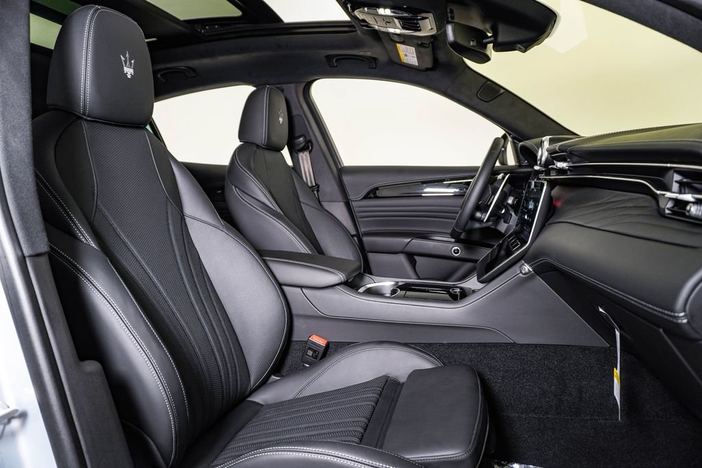 Certified 2025 Maserati Grecale Modena AWD/4WD image 15