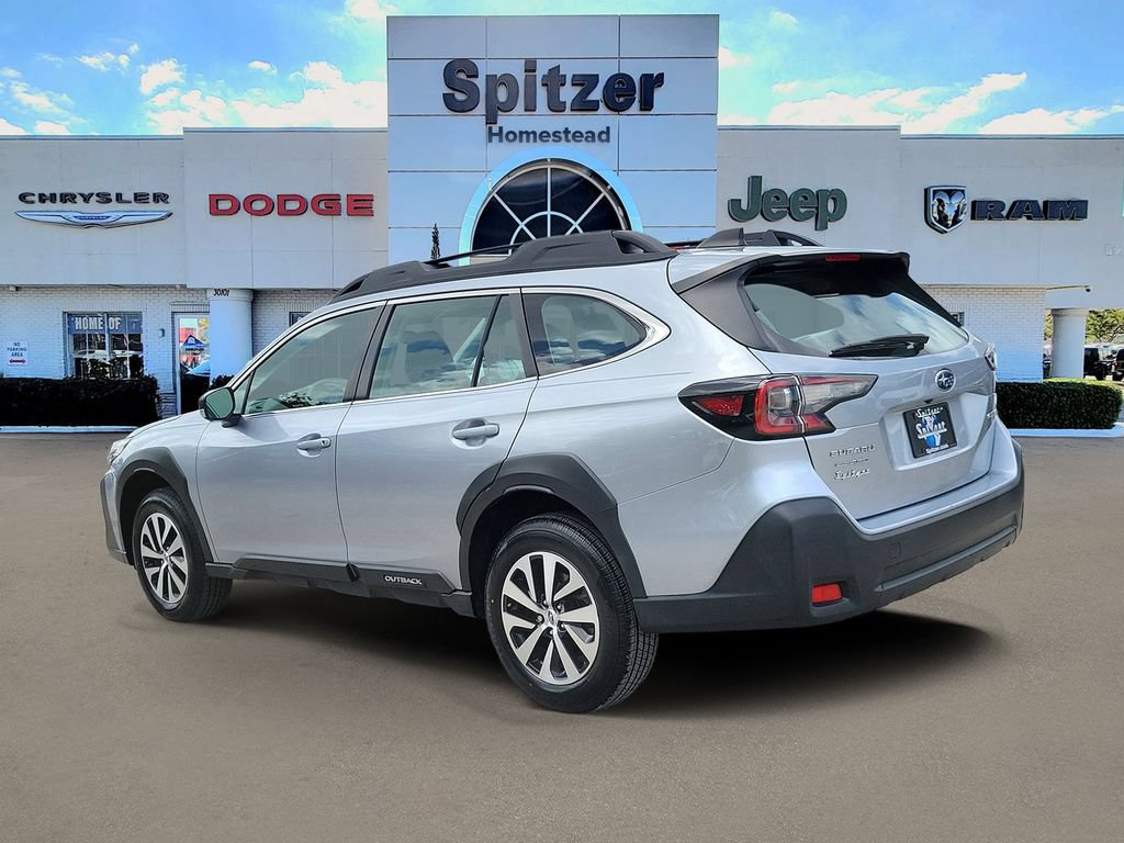 Used 2024 Subaru Outback AWD/4WD image 3