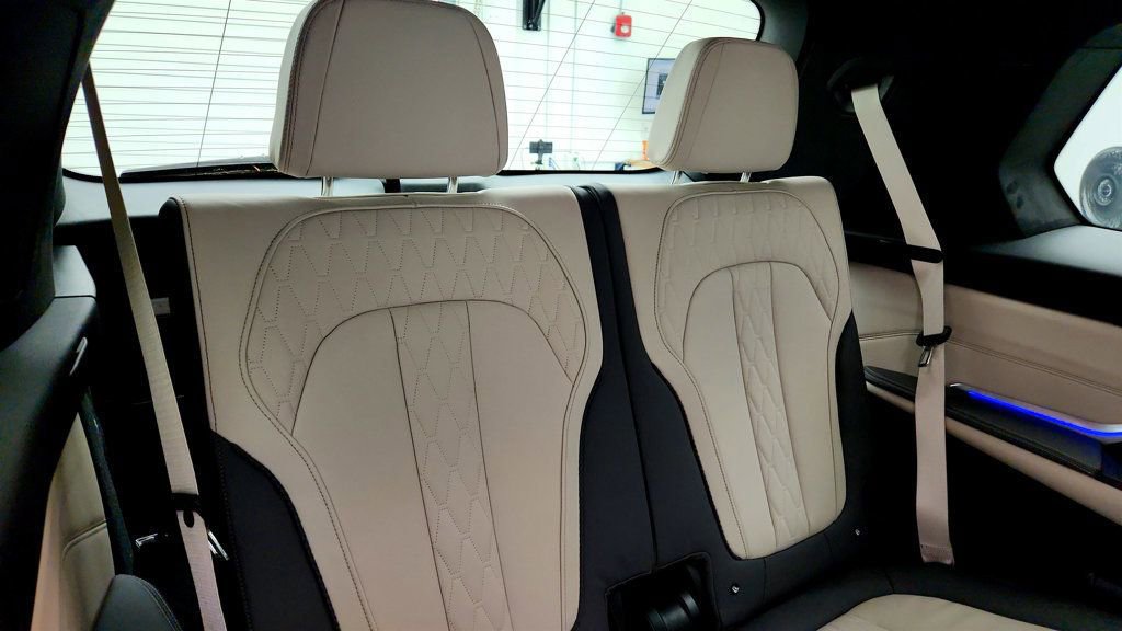 Used 2023 BMW X7 M60i w/ Executive Package AWD/4WD image 23