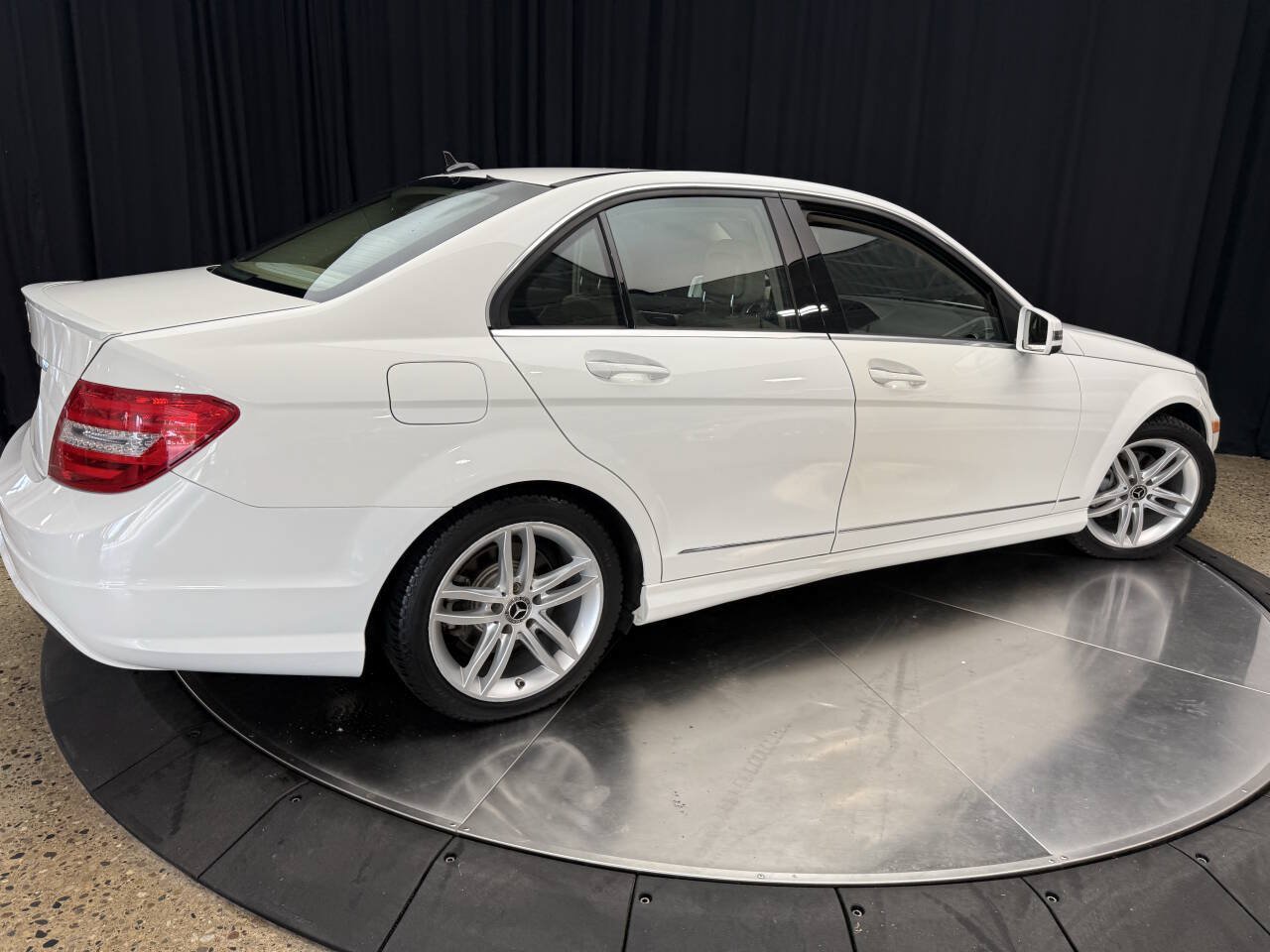 Used 2013 Mercedes-Benz C 250 Sedan image 9