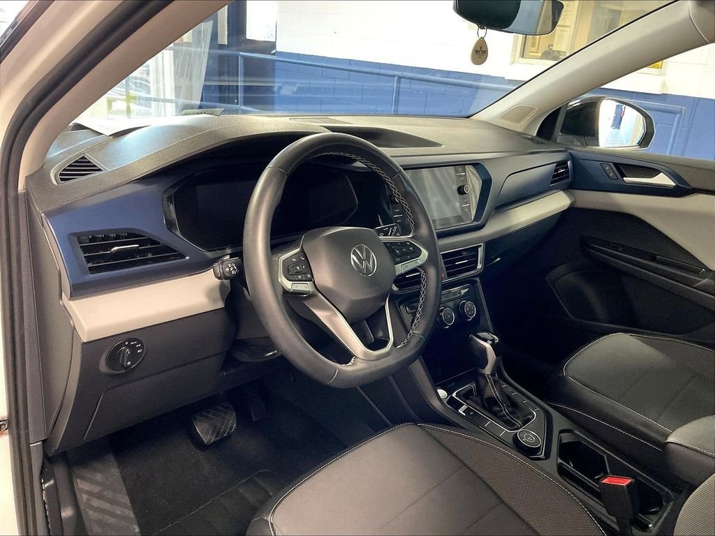 Used 2023 Volkswagen Taos SE AWD/4WD image 8