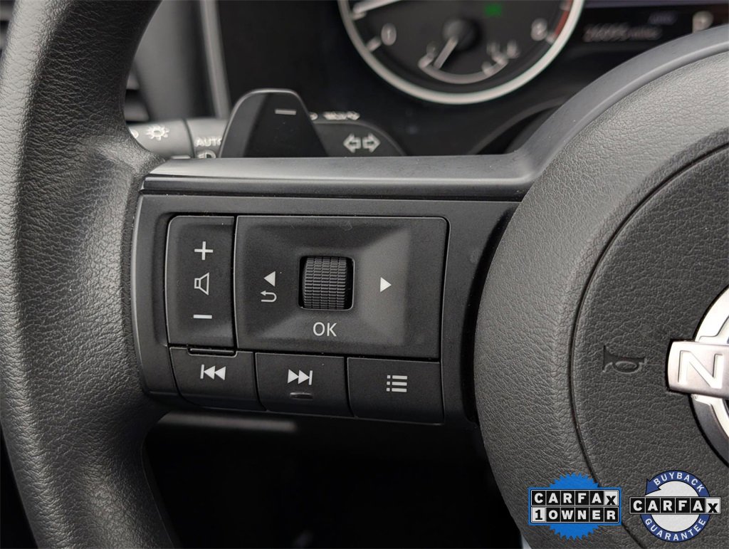 Used 2024 Nissan Rogue SV image 12