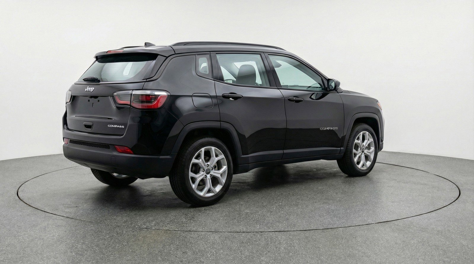 Used 2025 Jeep Compass Latitude AWD/4WD image 9