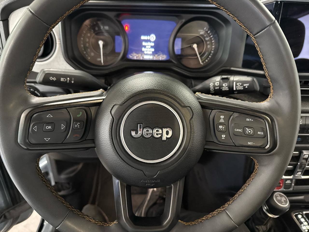 Used 2024 Jeep Wrangler Unlimited image 11