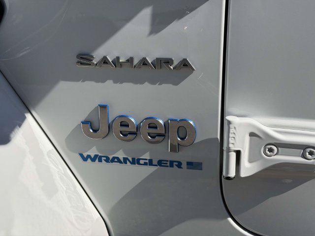 Used 2023 Jeep Wrangler Unlimited Sahara w/ Cold Weather Group AWD/4WD image 15