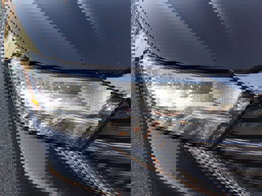 Certified 2024 Volkswagen Jetta SE image 10