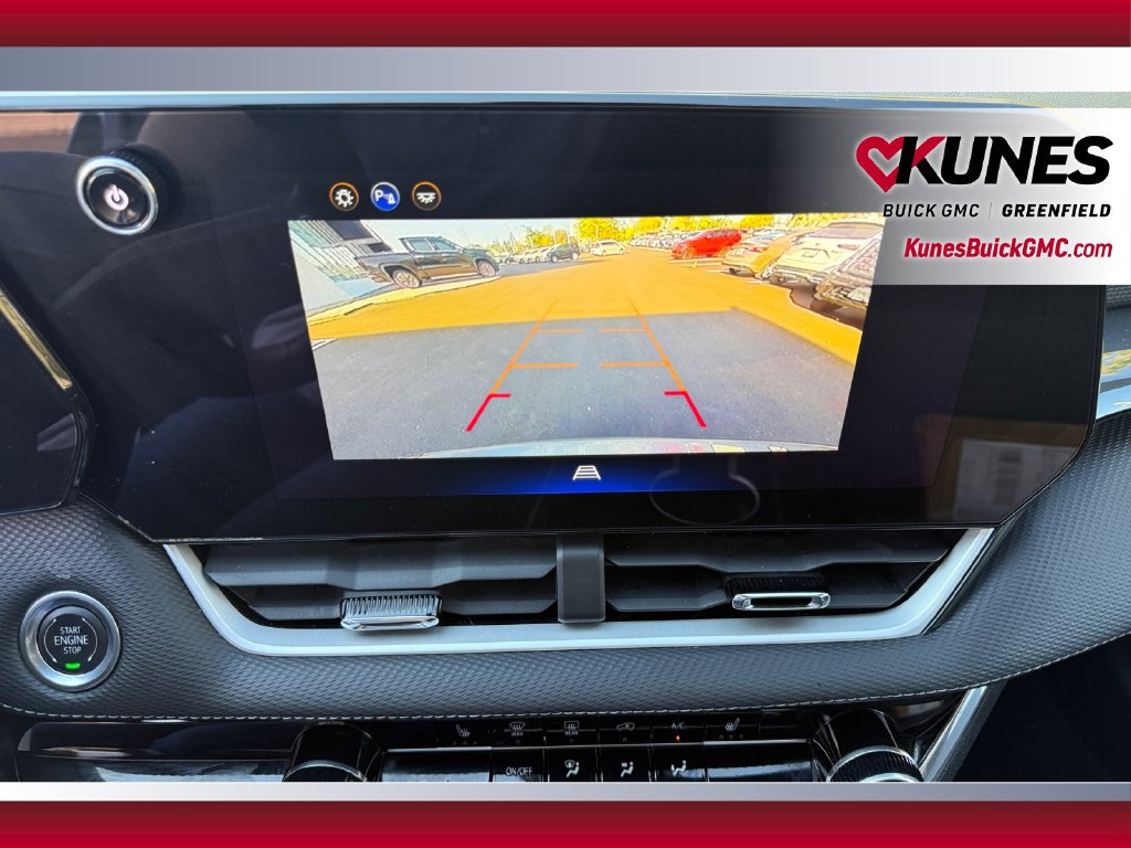 Used 2025 Chevrolet Equinox LT FWD image 23