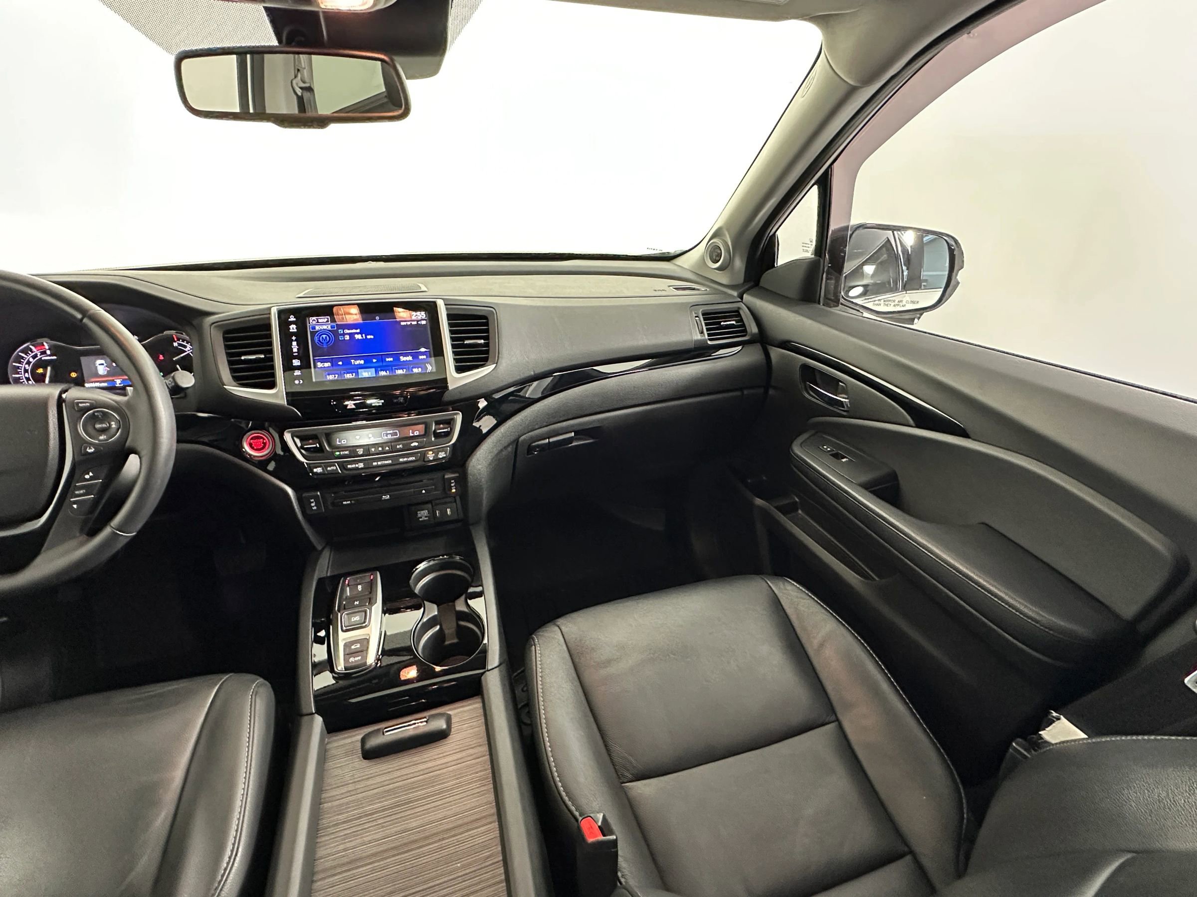 Used 2017 Honda Pilot Touring image 21