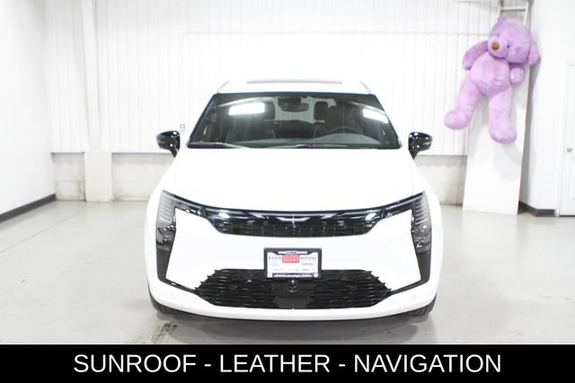 New 2027 Chrysler Pacifica Limited AWD/4WD image 2