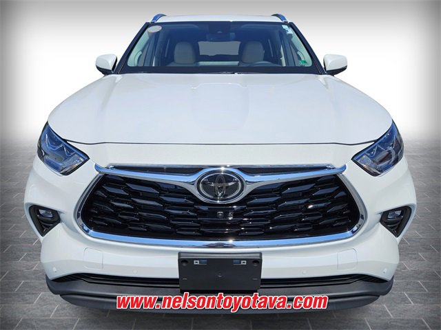 New 2025 Toyota Highlander Limited image 2