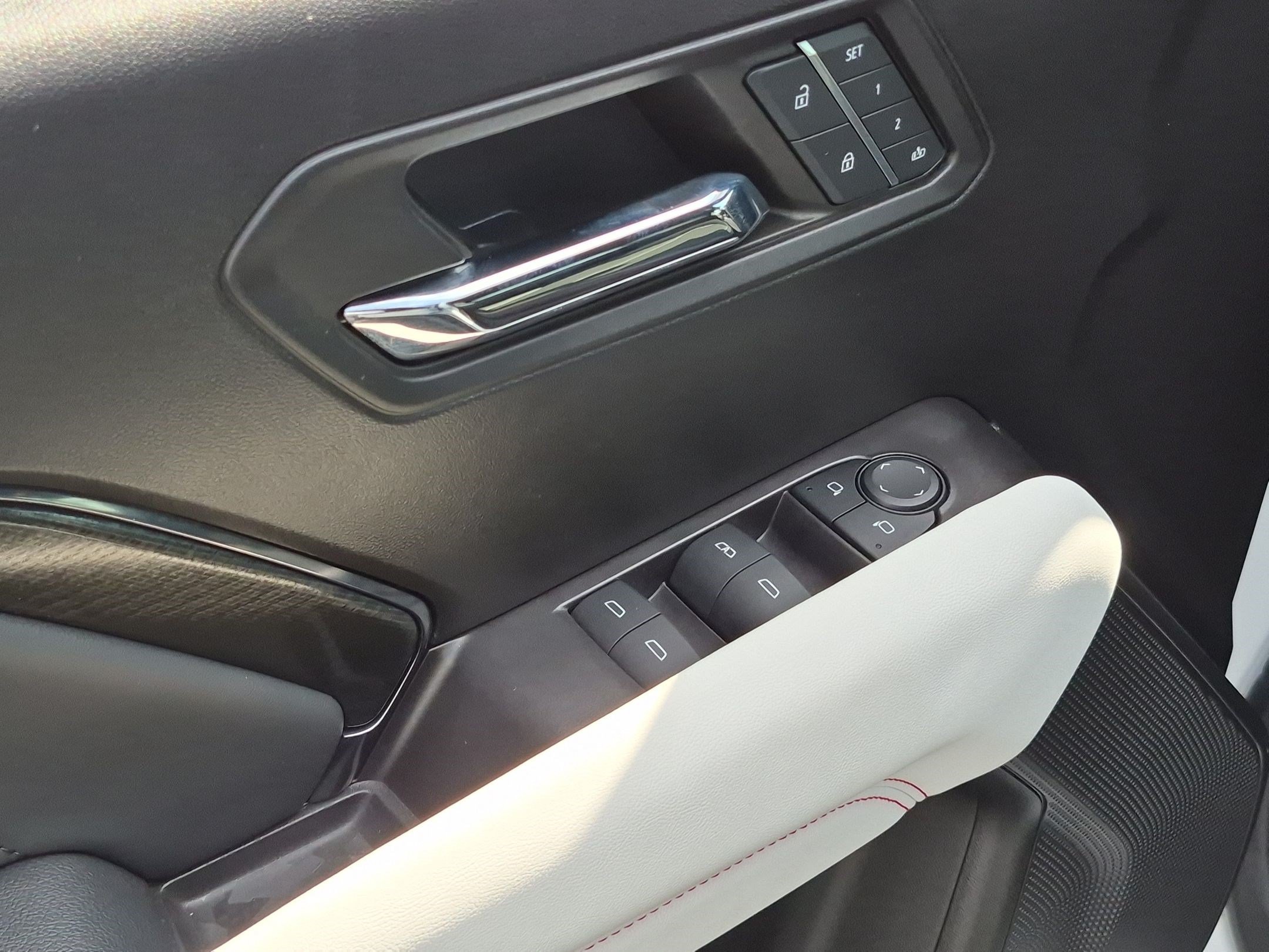 Used 2024 GMC Canyon AT4X AWD/4WD image 15