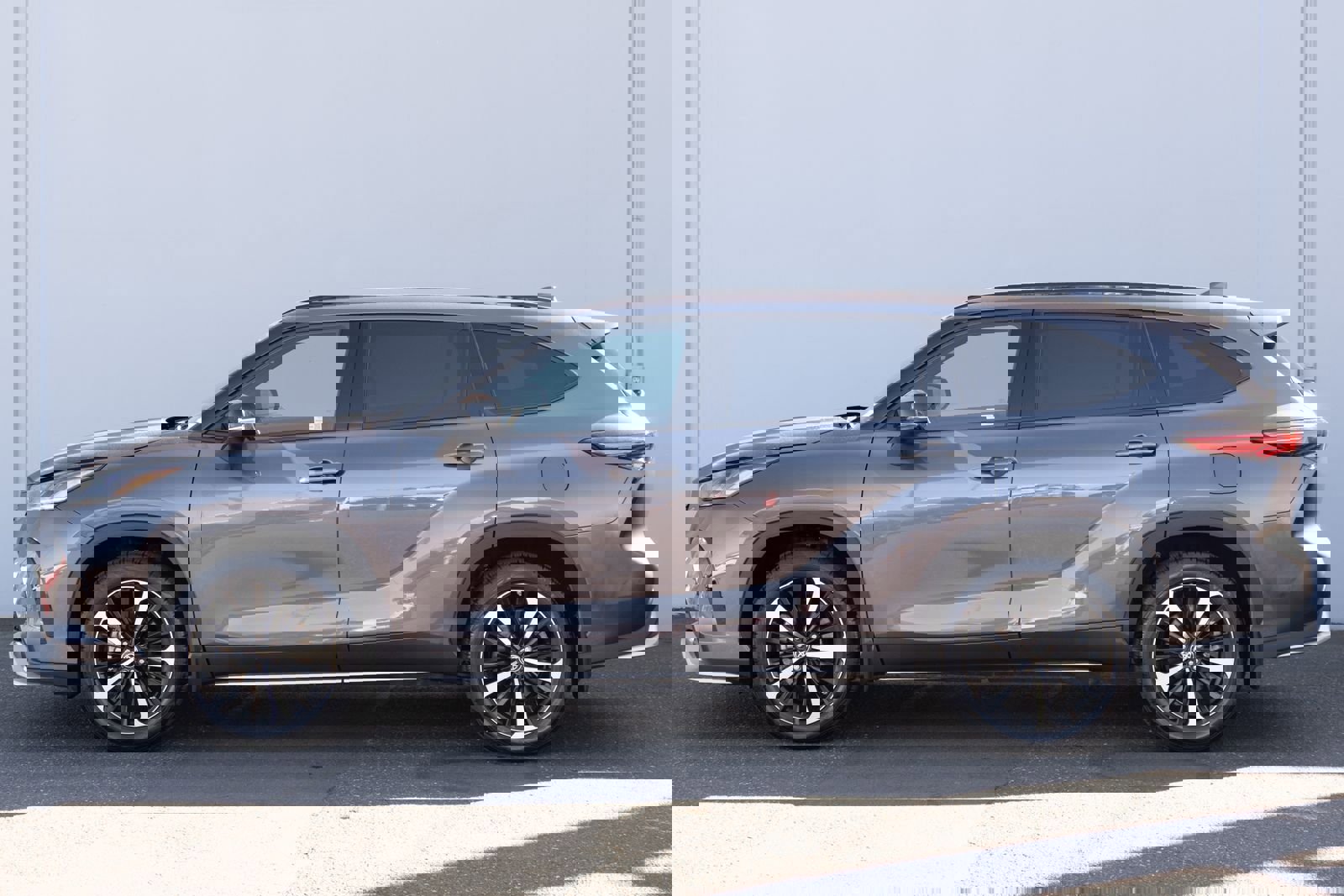 Used 2022 Toyota Highlander XSE AWD/4WD image 28