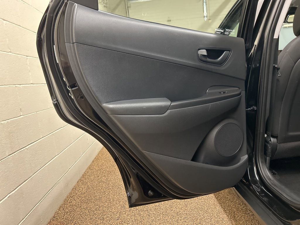 Used 2023 Hyundai Kona SEL AWD/4WD image 14