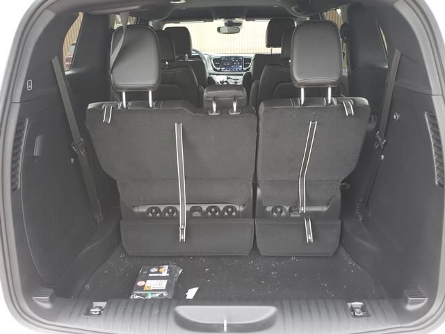 New 2027 Chrysler Pacifica Select FWD image 9