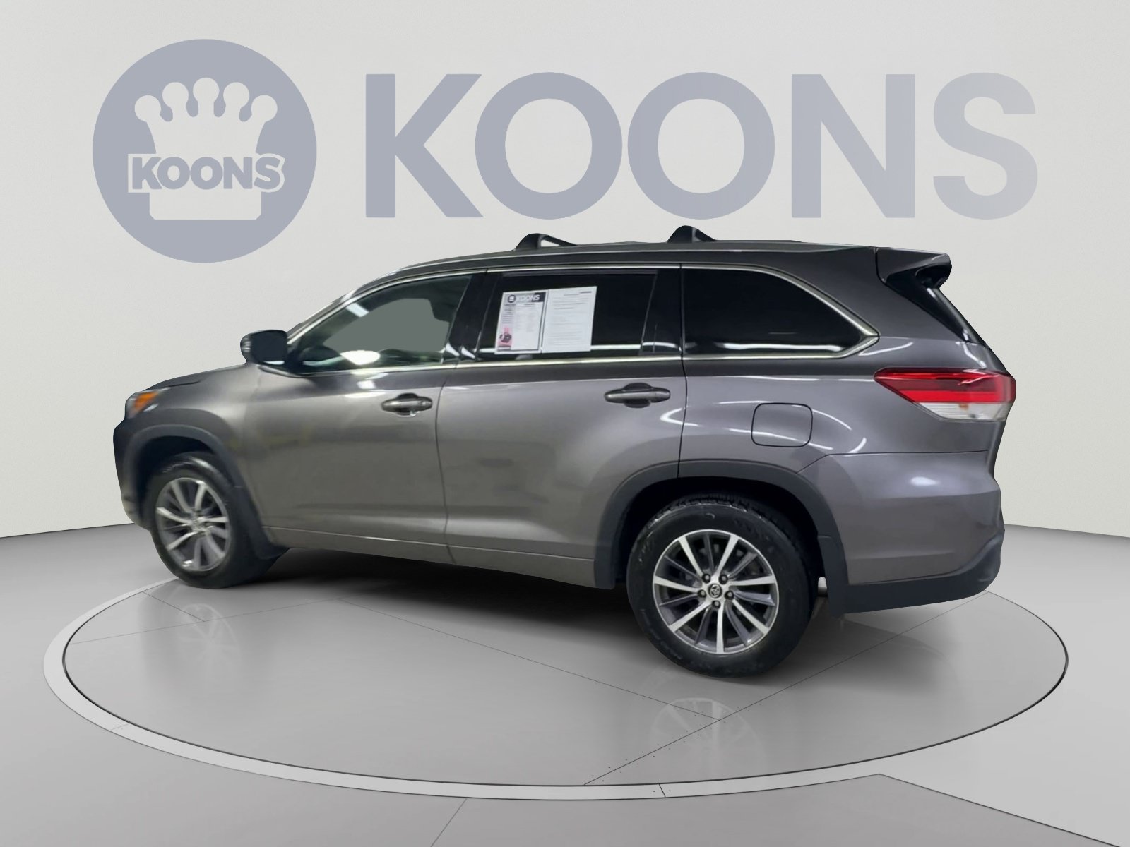 Used 2018 Toyota Highlander XLE AWD/4WD image 8