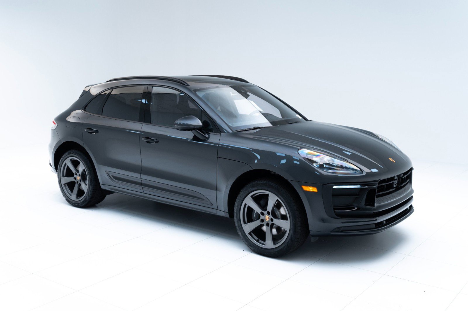 Certified 2025 Porsche Macan AWD/4WD image 7