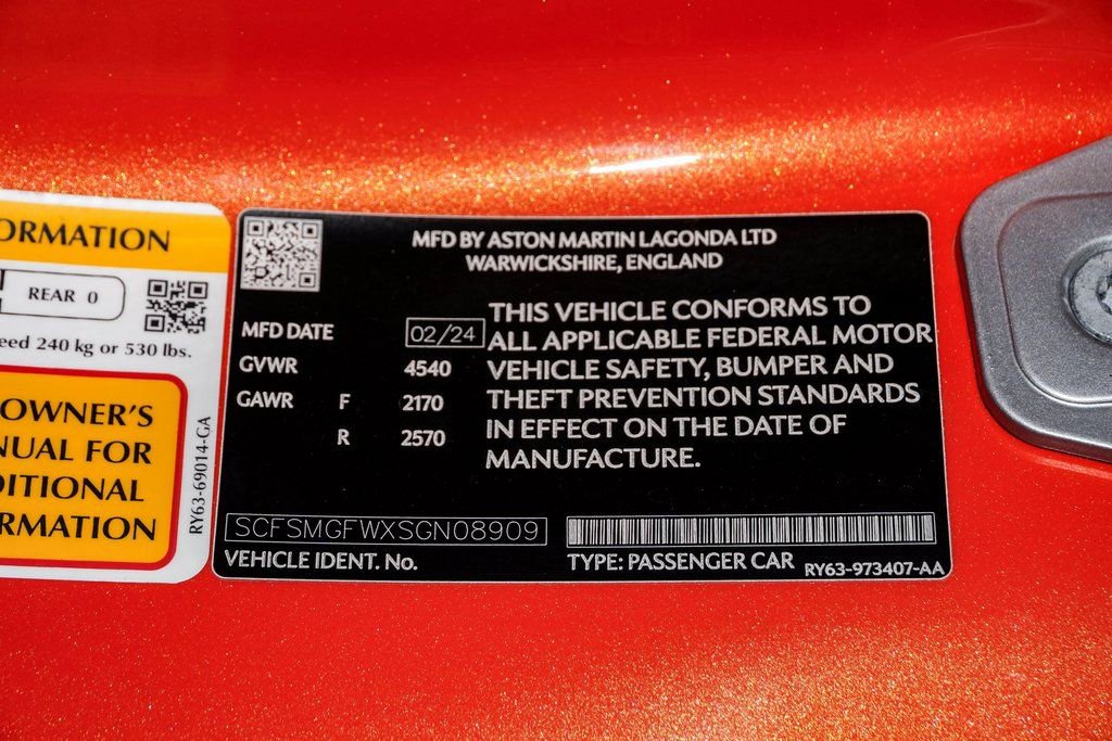 Used 2025 Aston Martin V8 Vantage Coupe image 35