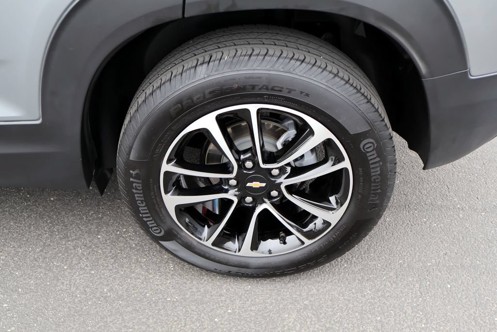 Used 2025 Chevrolet TrailBlazer LT AWD/4WD image 17