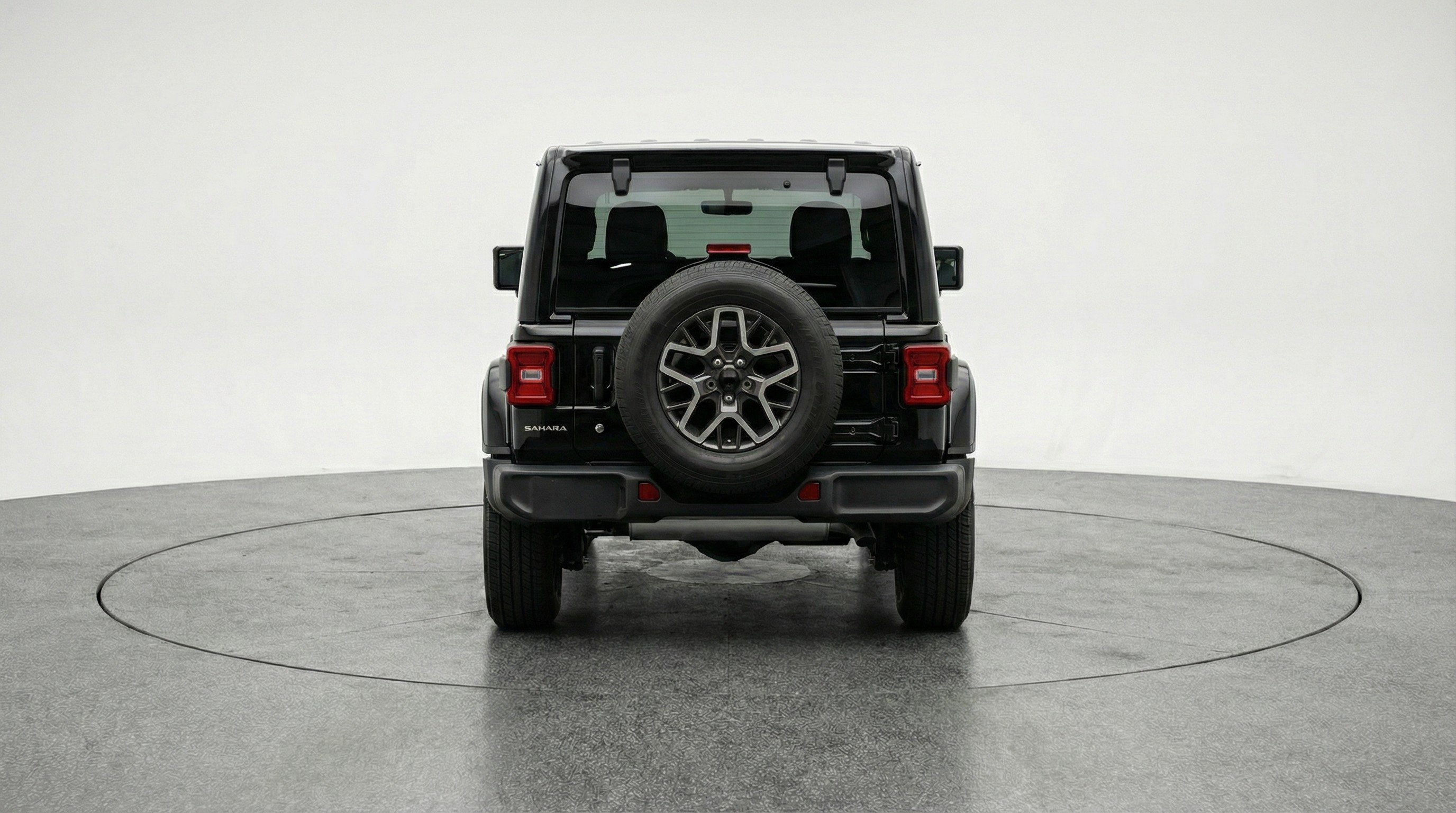Used 2025 Jeep Wrangler Sahara image 7