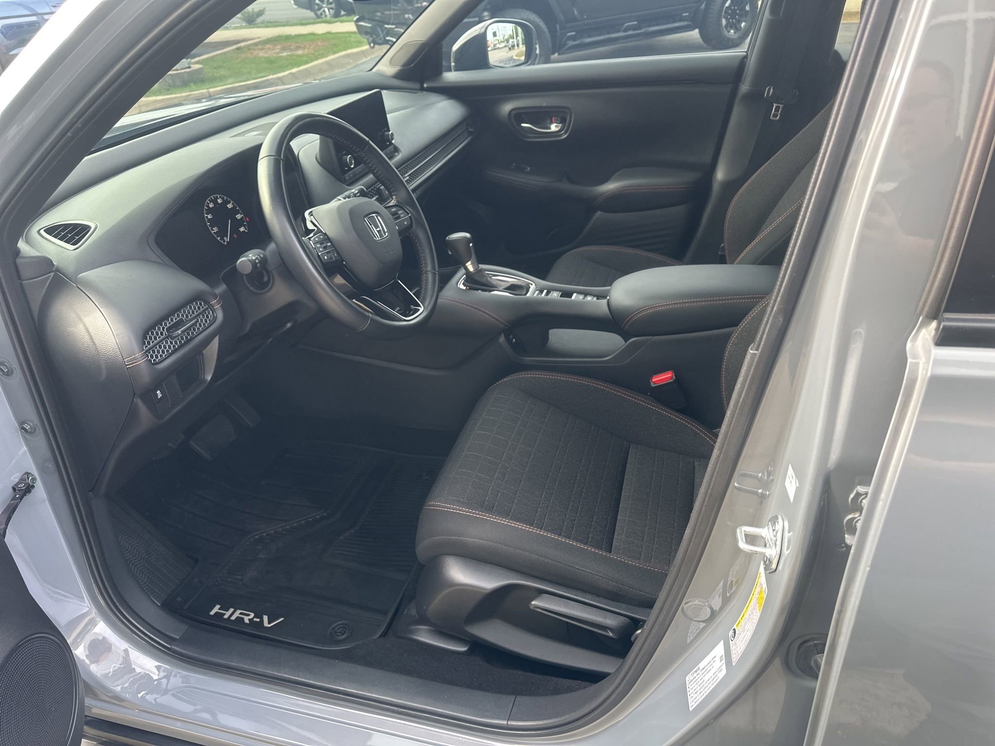 Used 2025 Honda HR-V Sport image 16