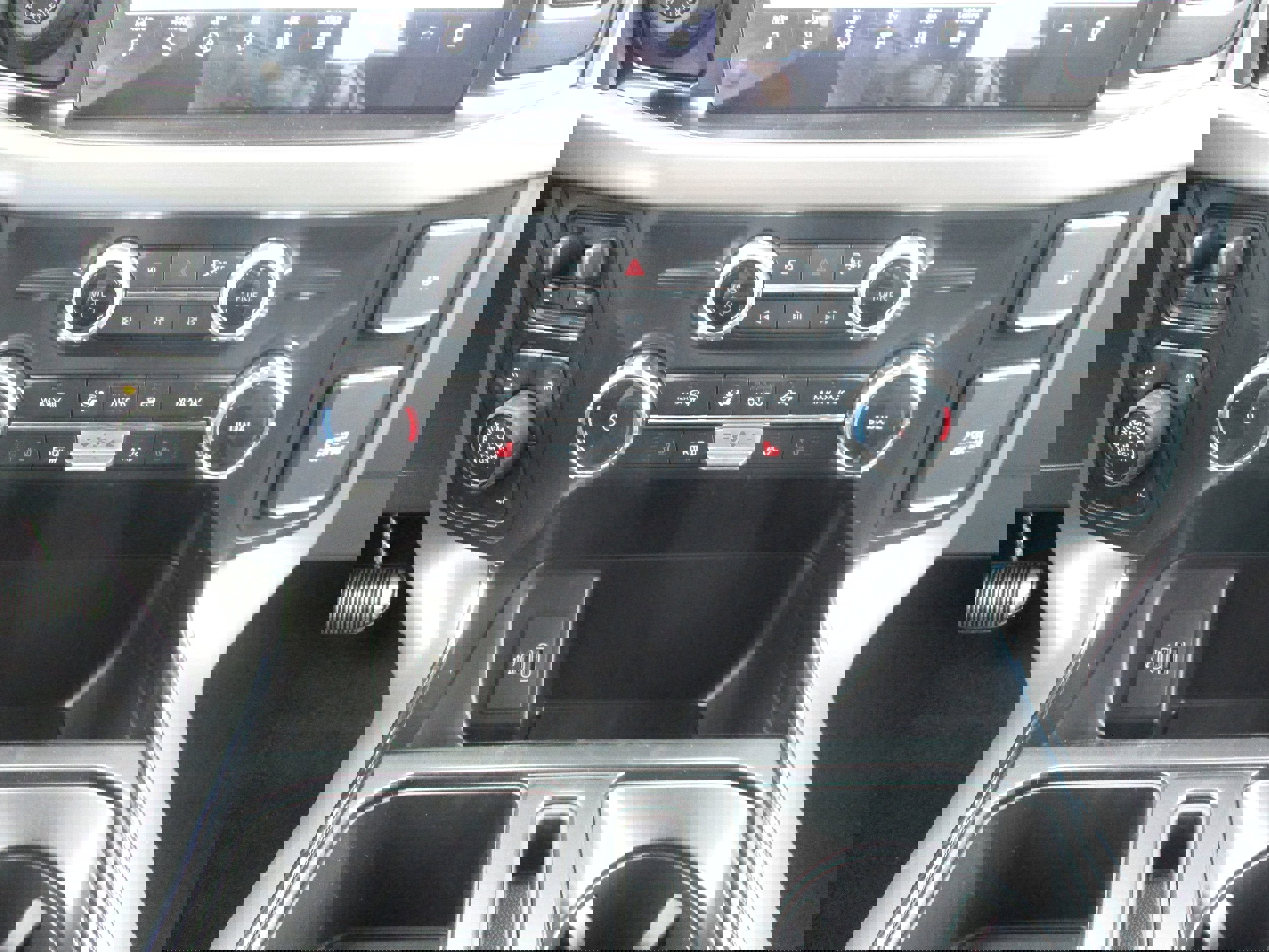 New 2026 Ford F150 XLT w/ Equipment Group 302A MID image 32