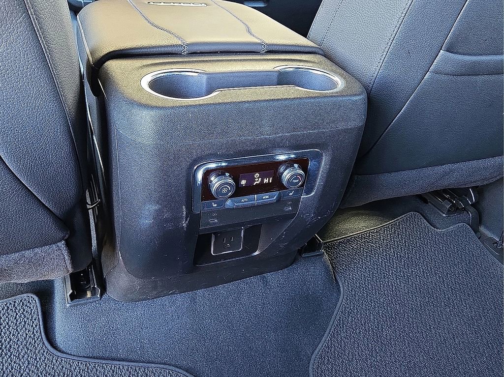 Used 2025 GMC Yukon Denali image 18