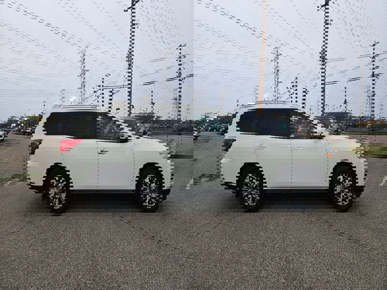 Used 2020 Nissan Pathfinder S image 6