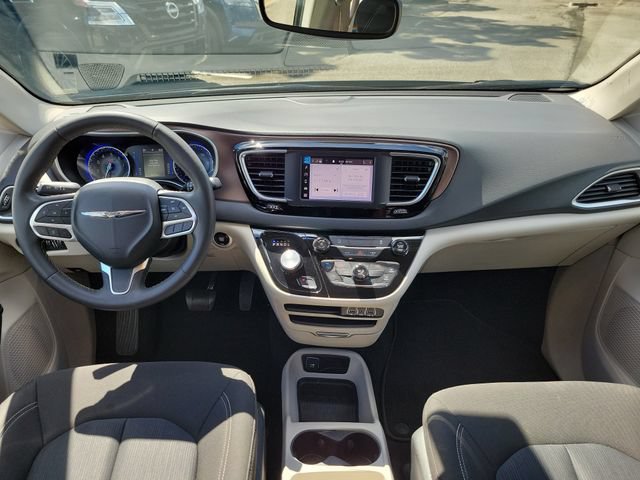 Used 2023 Chrysler Voyager LX FWD image 14