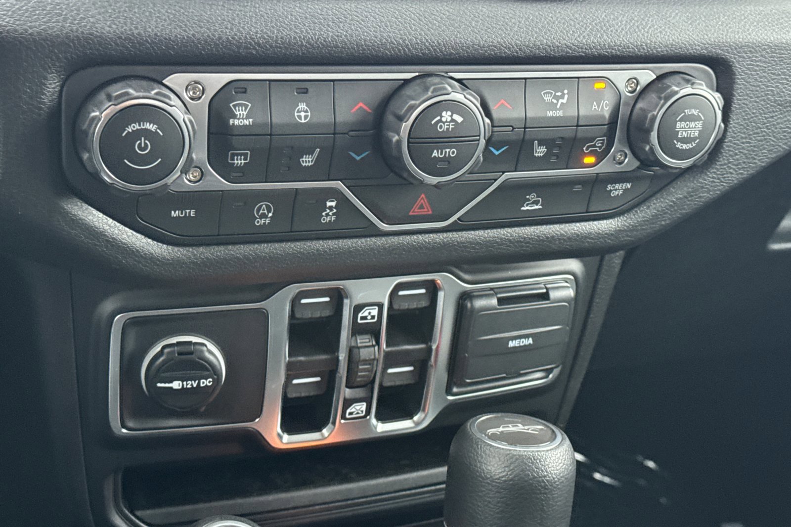 New 2025 Jeep Gladiator Sport image 18