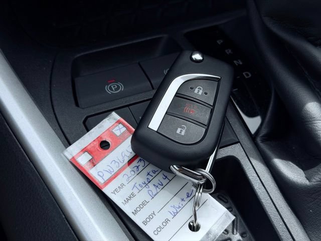 Used 2023 Toyota RAV4 LE AWD/4WD image 39