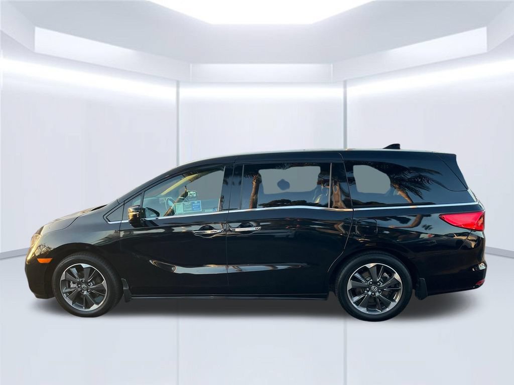 Used 2023 Honda Odyssey Elite image 2