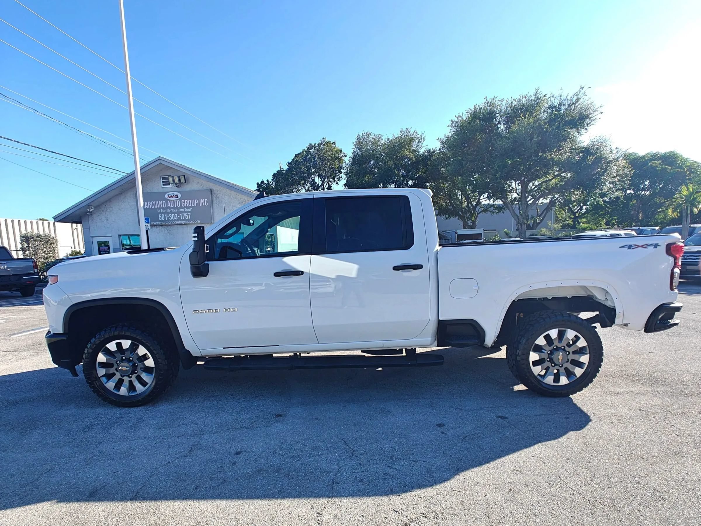 Used 2022 Chevrolet Silverado 2500 Custom w/ Custom Value Package AWD/4WD image 4