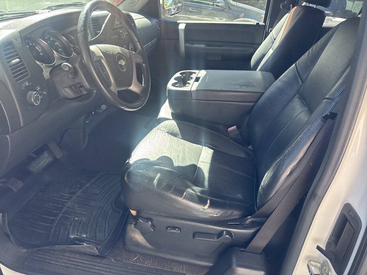 Used 2009 Chevrolet Silverado 1500 LT w/ Power Pack Plus AWD/4WD image 17