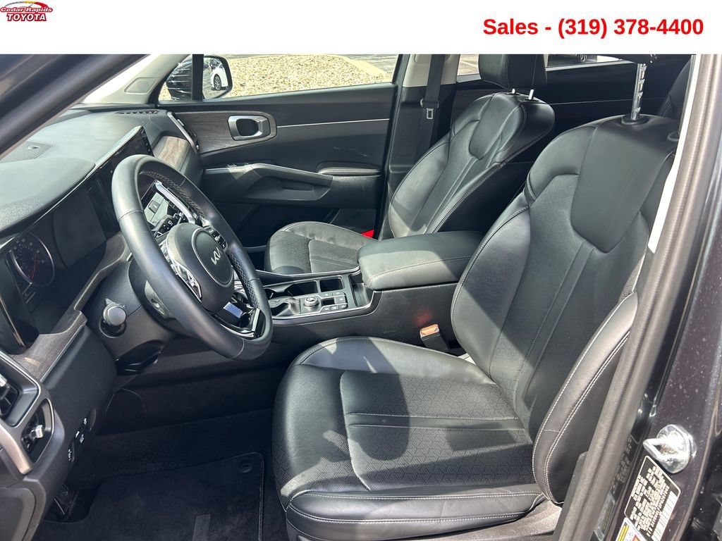 Used 2023 Kia Sorento EX w/ Panoramic Sunroof Package FWD image 10