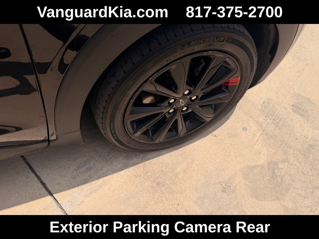 Used 2023 Chevrolet Bolt EUV Premier w/ Sun & Sound Package FWD image 11