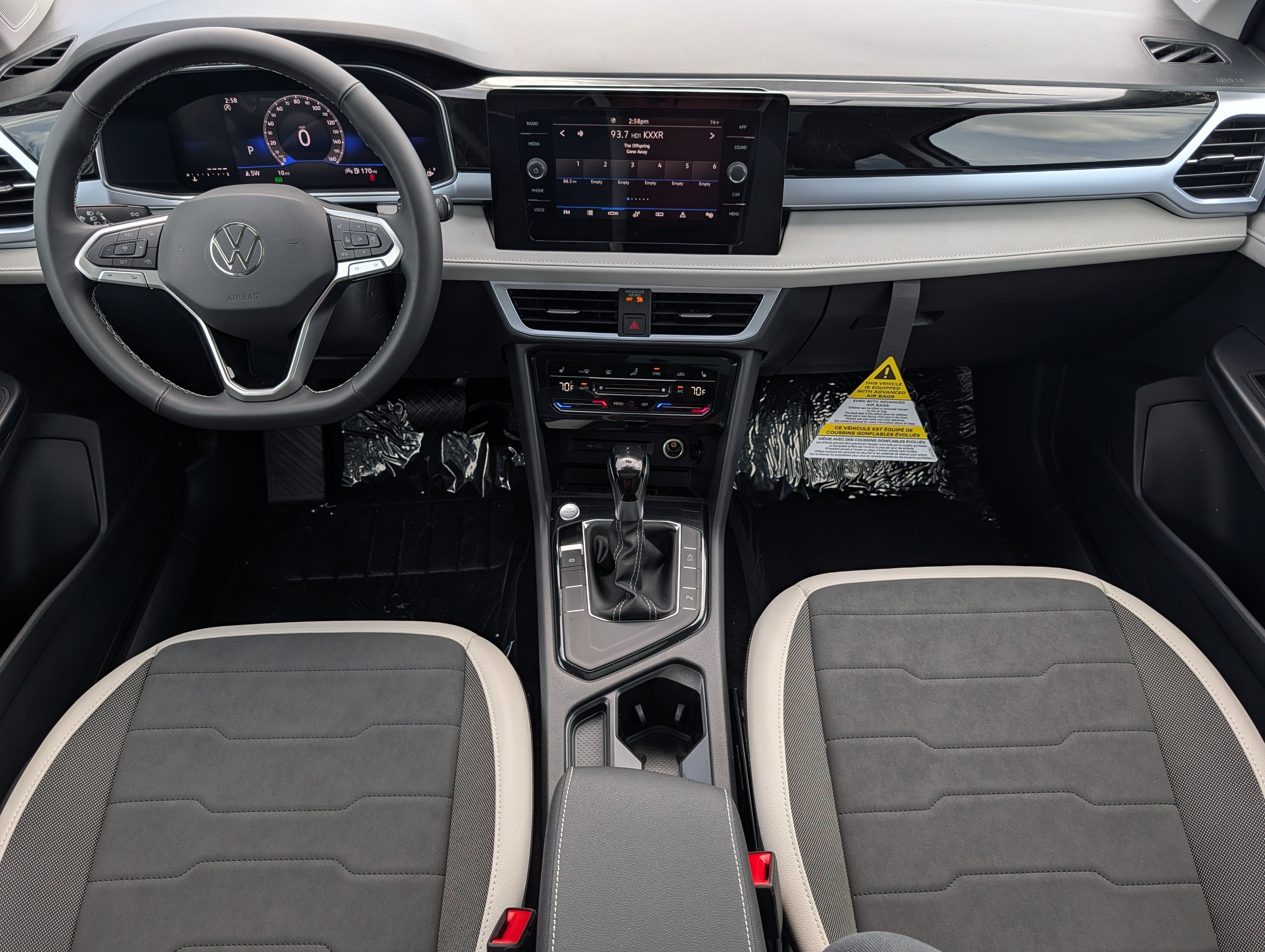 New 2026 Volkswagen Taos SE FWD image 8