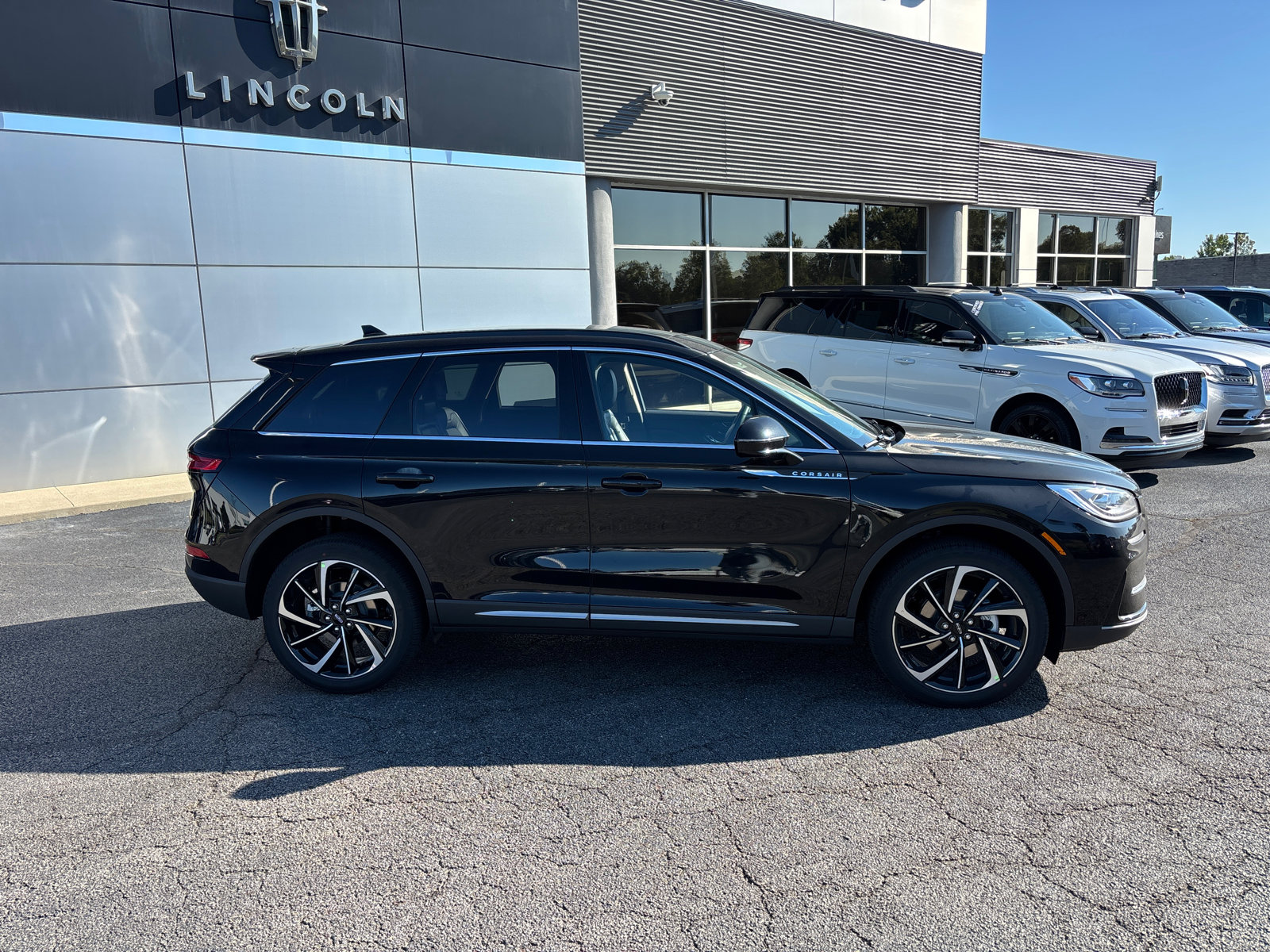 New 2025 Lincoln Corsair Reserve image 8