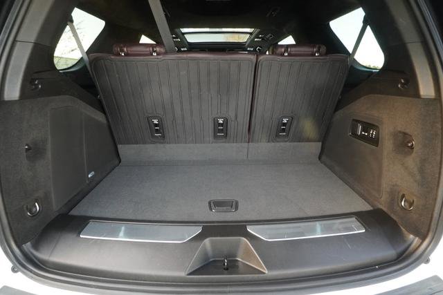 Used 2023 Cadillac Escalade V AWD/4WD image 35